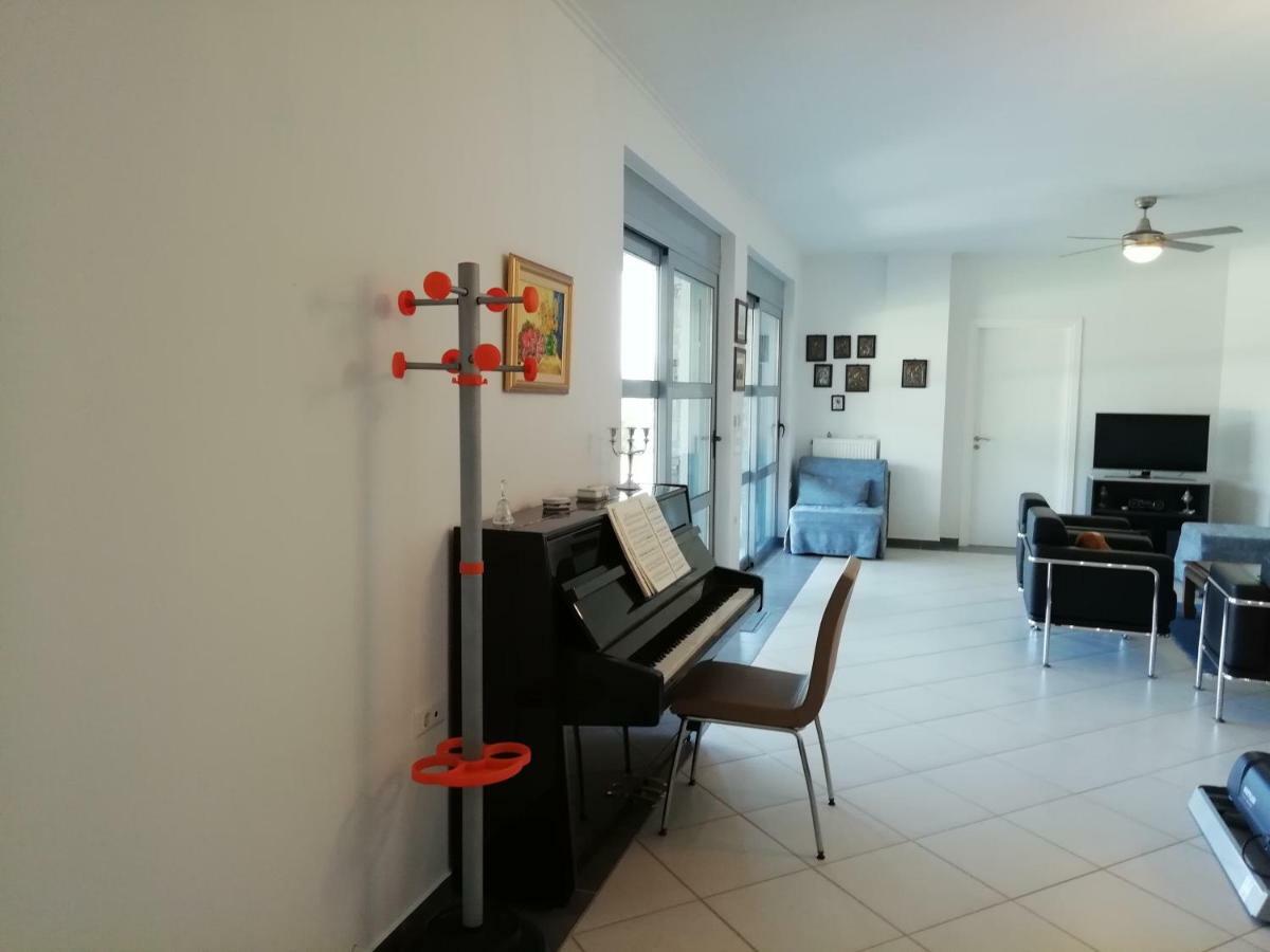 Dimitra Hotel Rafína Екстериор снимка